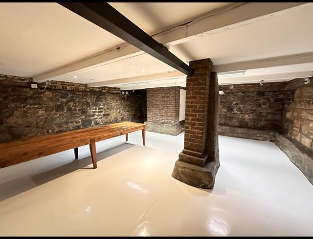 184M² OFFICE TO LET IN WOODSTOCK